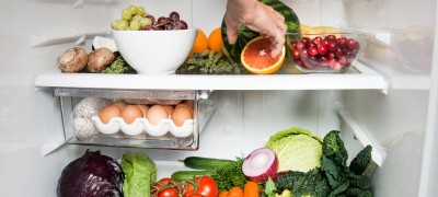 Storing vegetables and fruits in the refrigerator