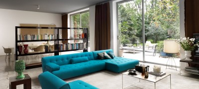 Paglalarawan at kumbinasyon ng turquoise sofa